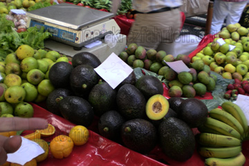 Obst und Gemüse auf einem Markt unterwegs bei der Kreuzfahrt.